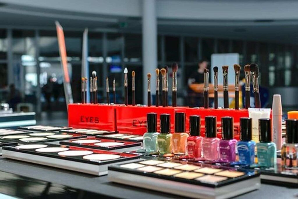 Cosmetic Brands Owned By Estee Lauder