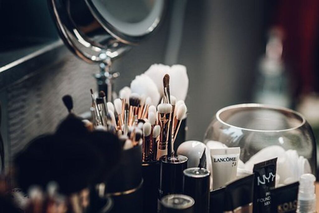Cosmetic Estée Lauder Companies