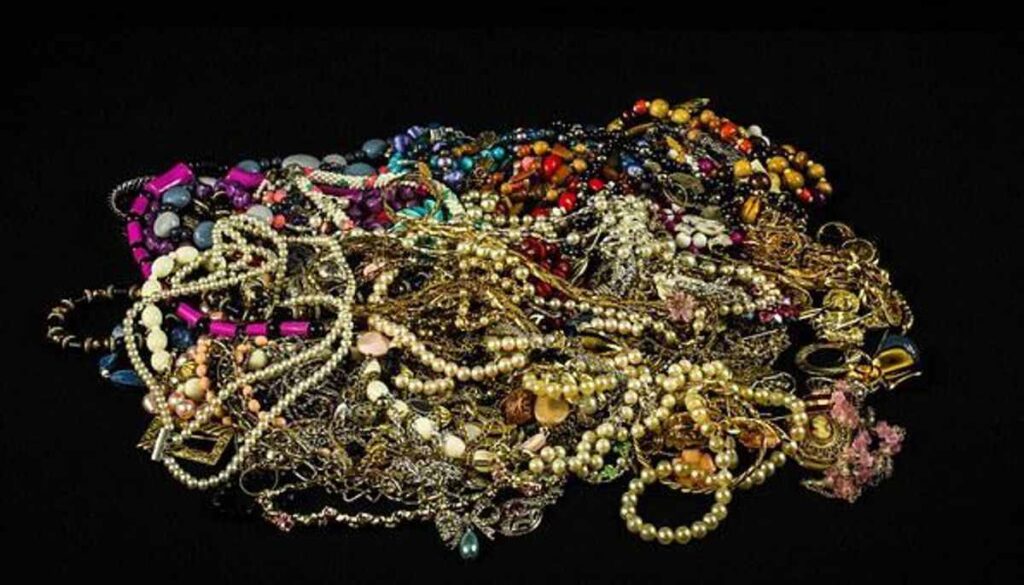 How-To's of Vintage Jewelry