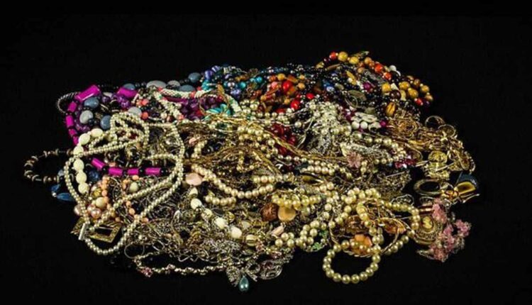 How-To's of Vintage Jewelry