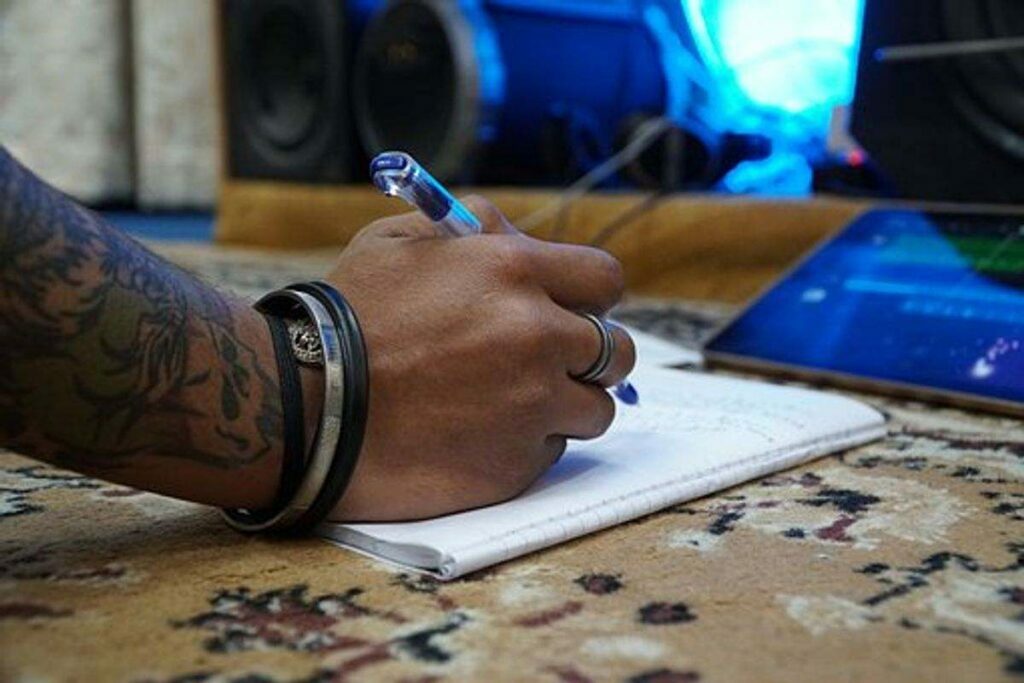 How To Become A Songwriter