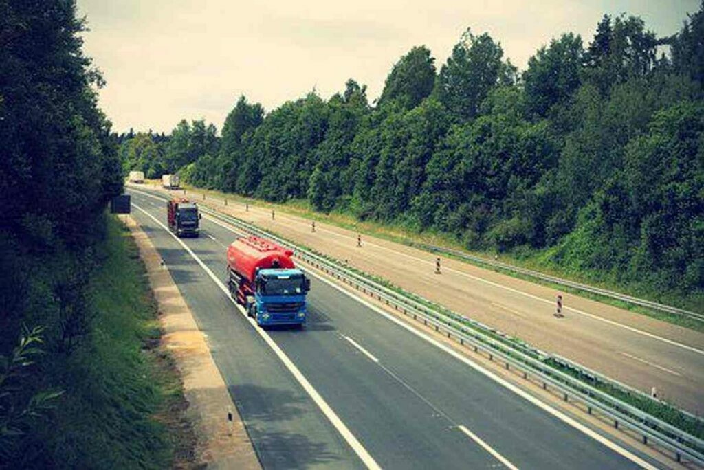 Career in Commercial Truck Driving