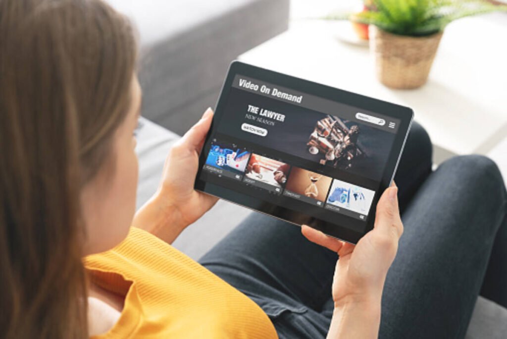 how to watch movies with friends online