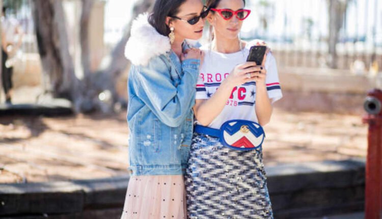 how to watch netflix with friends on phone
