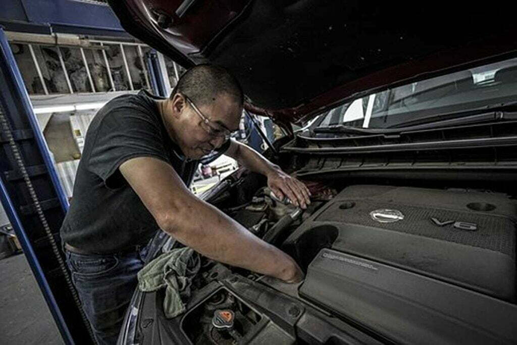 Become a Car Mechanic in the UK