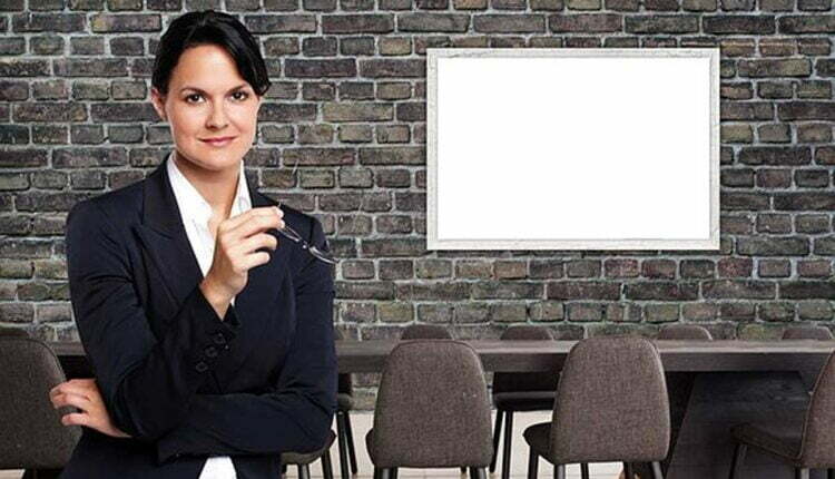 Become a HR Manager in the UK