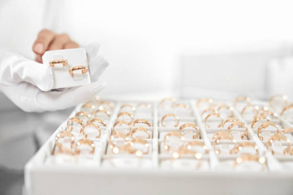 How to Start Permanent Jewelry Business