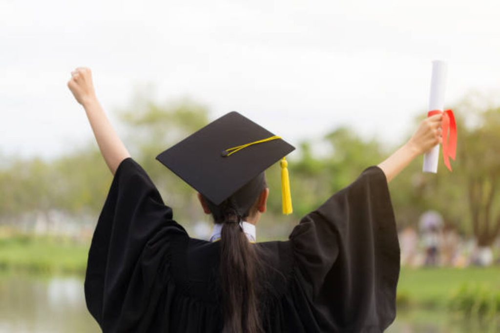 làm bằng đại học